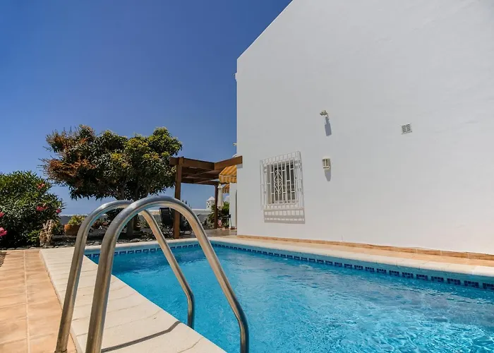 Margret Con Piscina Privada En ヴィラ